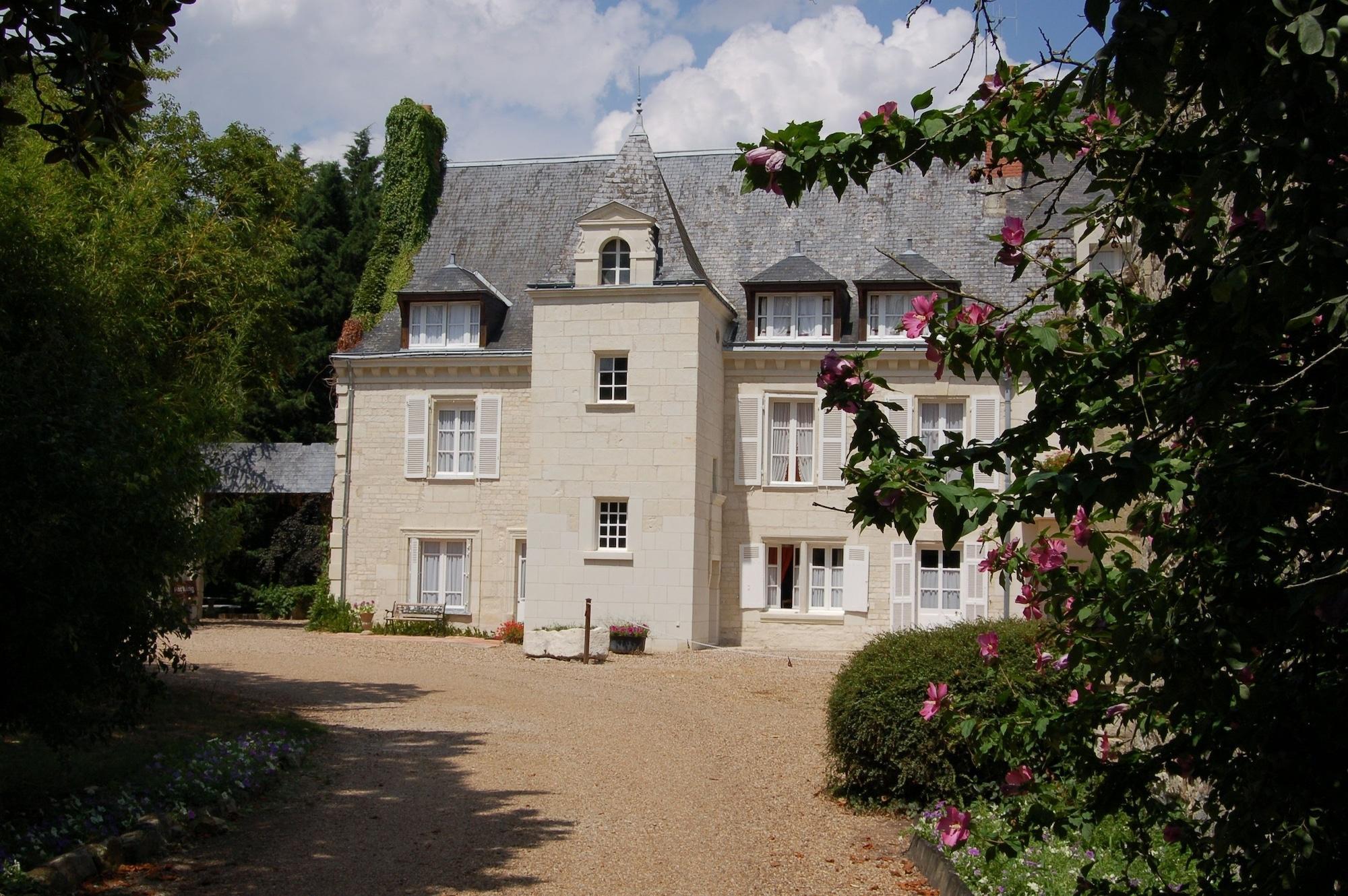 Logis Manoir De La Giraudiere Beaumont-en-Véron Exteriör bild